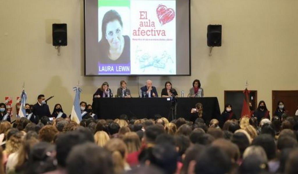 Más de 900 docentes salteños se capacitaron en educación emocional