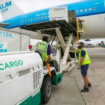 Controladores aéreos anuncian paro