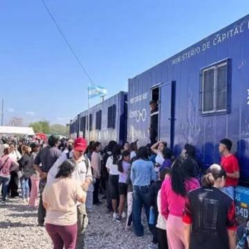 Pichanal recibe al Tren 25 de Mayo con más de 15 servicios para los vecinos