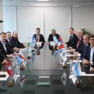 LA CASA ROSADA BUSCA OXÍGENO POLÍTICO APROVECHANDO LAS URGENCIAS DE LAS PROVINCIAS
