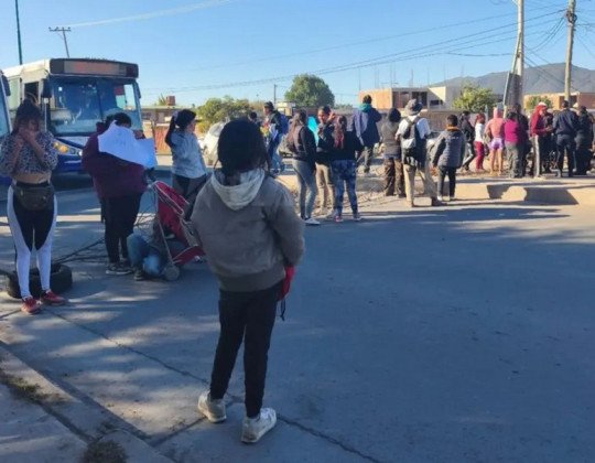 Corte sobre la Ruta 26: vecinos reclaman por servicios esenciales