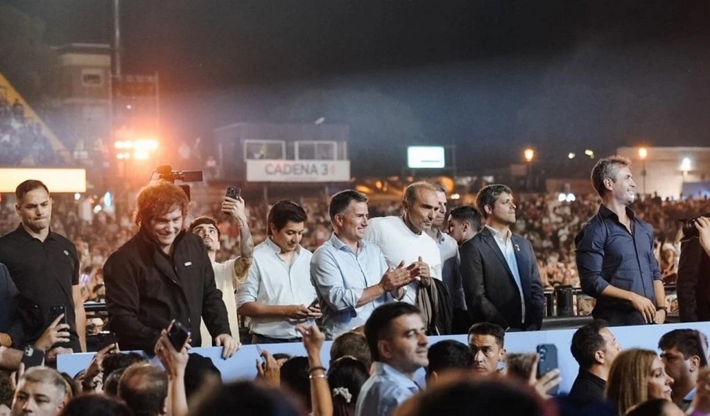 Milei recibió una ovación en Jesús María y causo preocupación en el peronismo