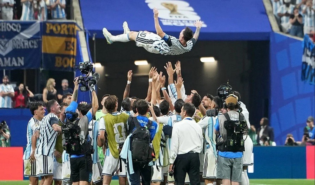 Argentina remontó un partido dramático ante Egipto y ganó 3 a 2 y avanzó a cuartos del Mundial 2026