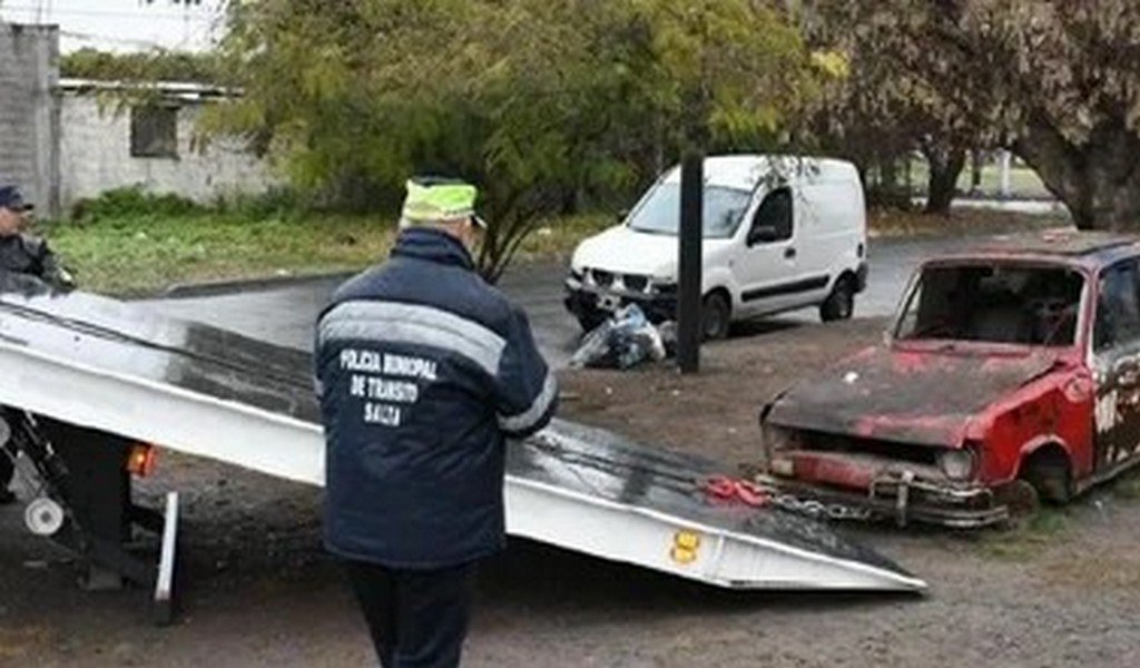Ya se levantaron más de 2000 vehículos abandonados