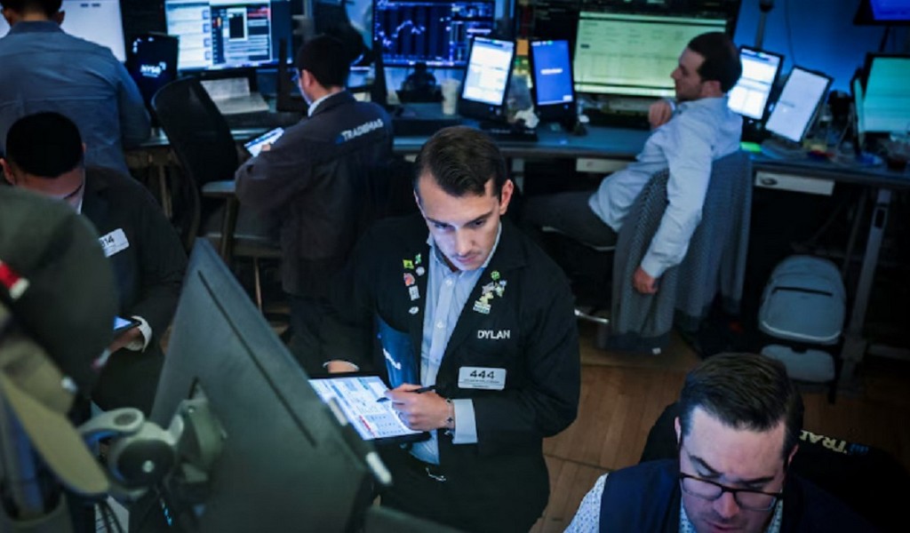 Cayeron los bonos y las acciones hasta 10%