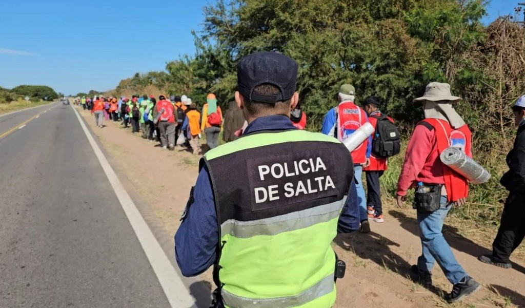 Seguridad acompaña a cientos de peregrinos por el Milagro 2025