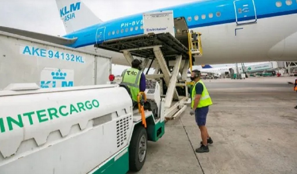 Controladores aéreos anuncian paro
