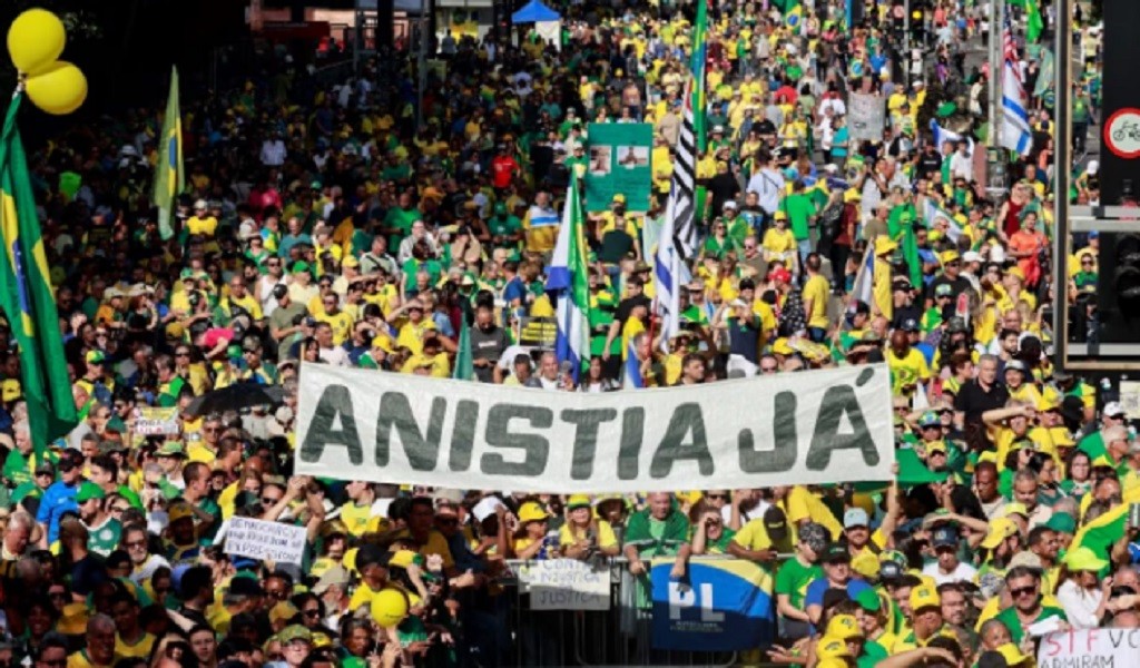 Miles de brasileños respaldaron a Jair Bolsonaro